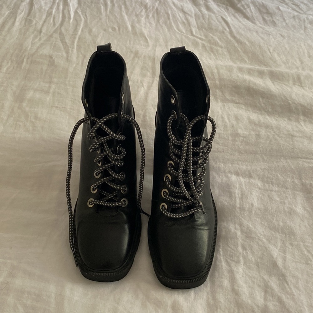 Lace up chunky heel boots - Picture 3 of 3